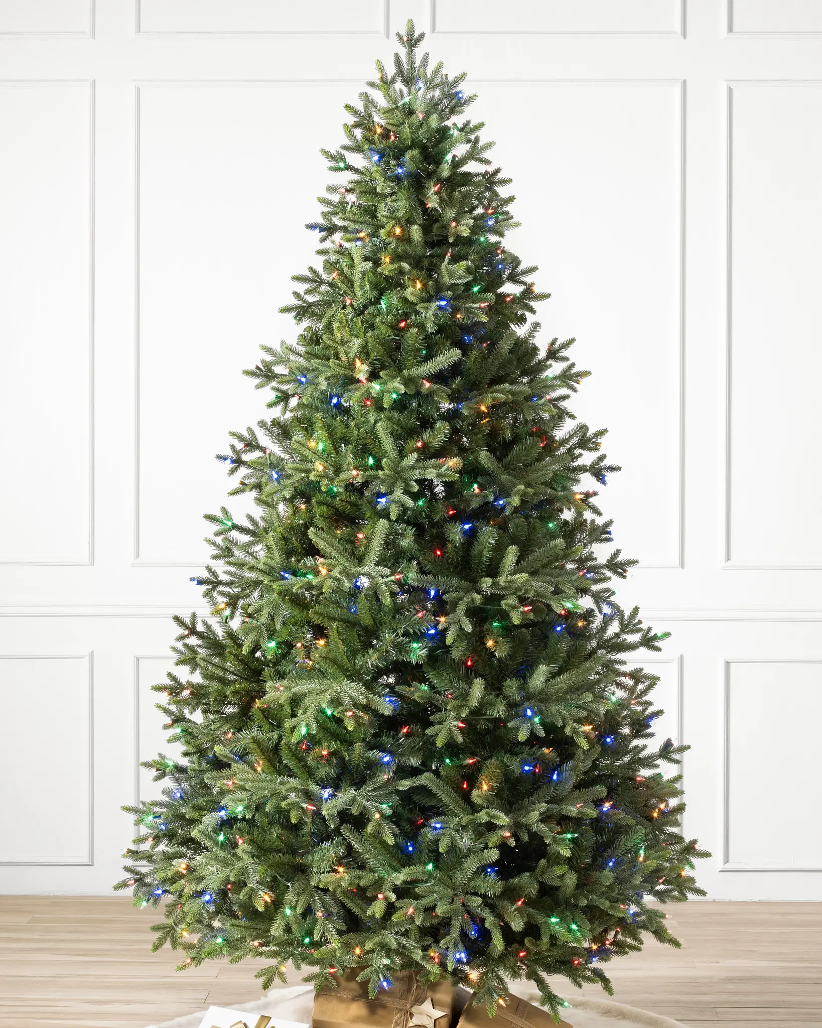 Saratoga Spruce® Artificial Christmas Tree